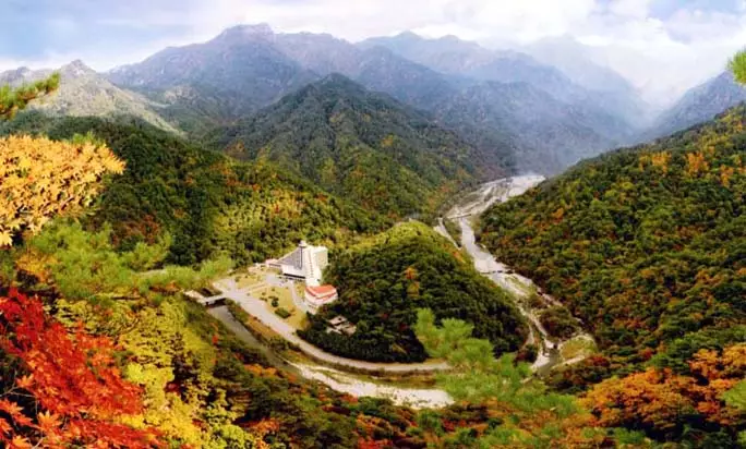 découverte du mont myohyang en corée du nord, réservation de voyages en corée du nord